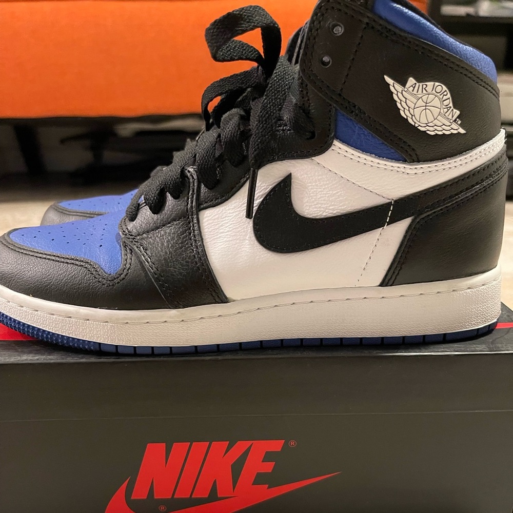 Air Jordan 1 Retro High OG Royal Toe
